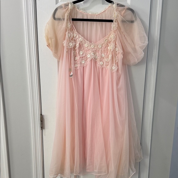 Lord & Taylor Other - Vintage 2 piece Pink Sheer lingerie set with Floral Lace-Lord and Taylor